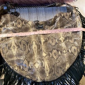 ❤️Tyler Malibu Snake Embossed Fringe Purse❤️